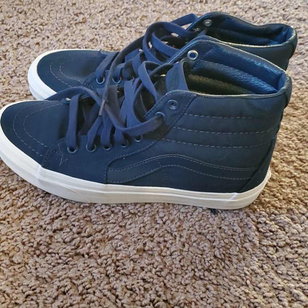 Sneakers - Picture 2 of 3